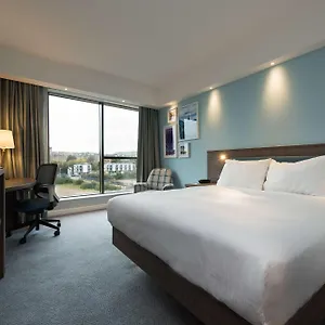 Hampton By Hilton West End Otel